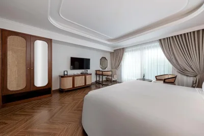 Executive Suite — La Siesta Classic Hang Thung